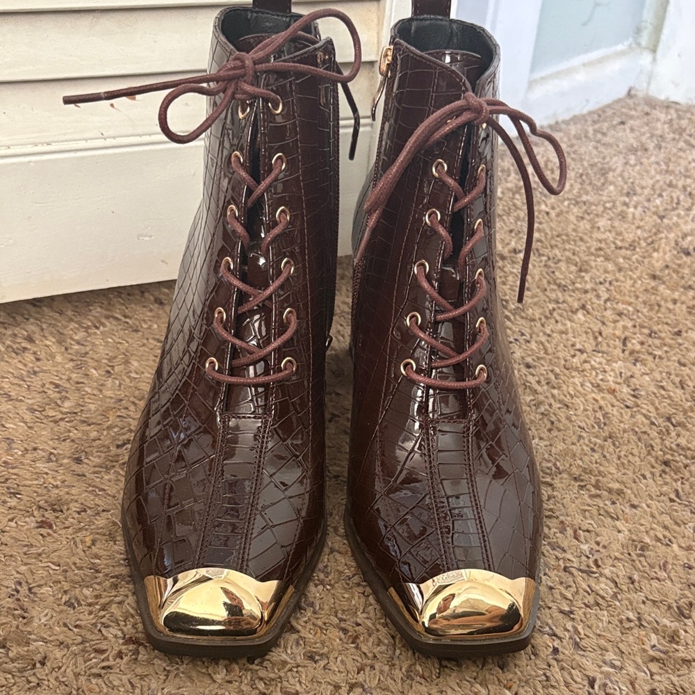 Women's Brown Croc-Embossed Lace-Up Ankle Boots with Gold Cap Toe